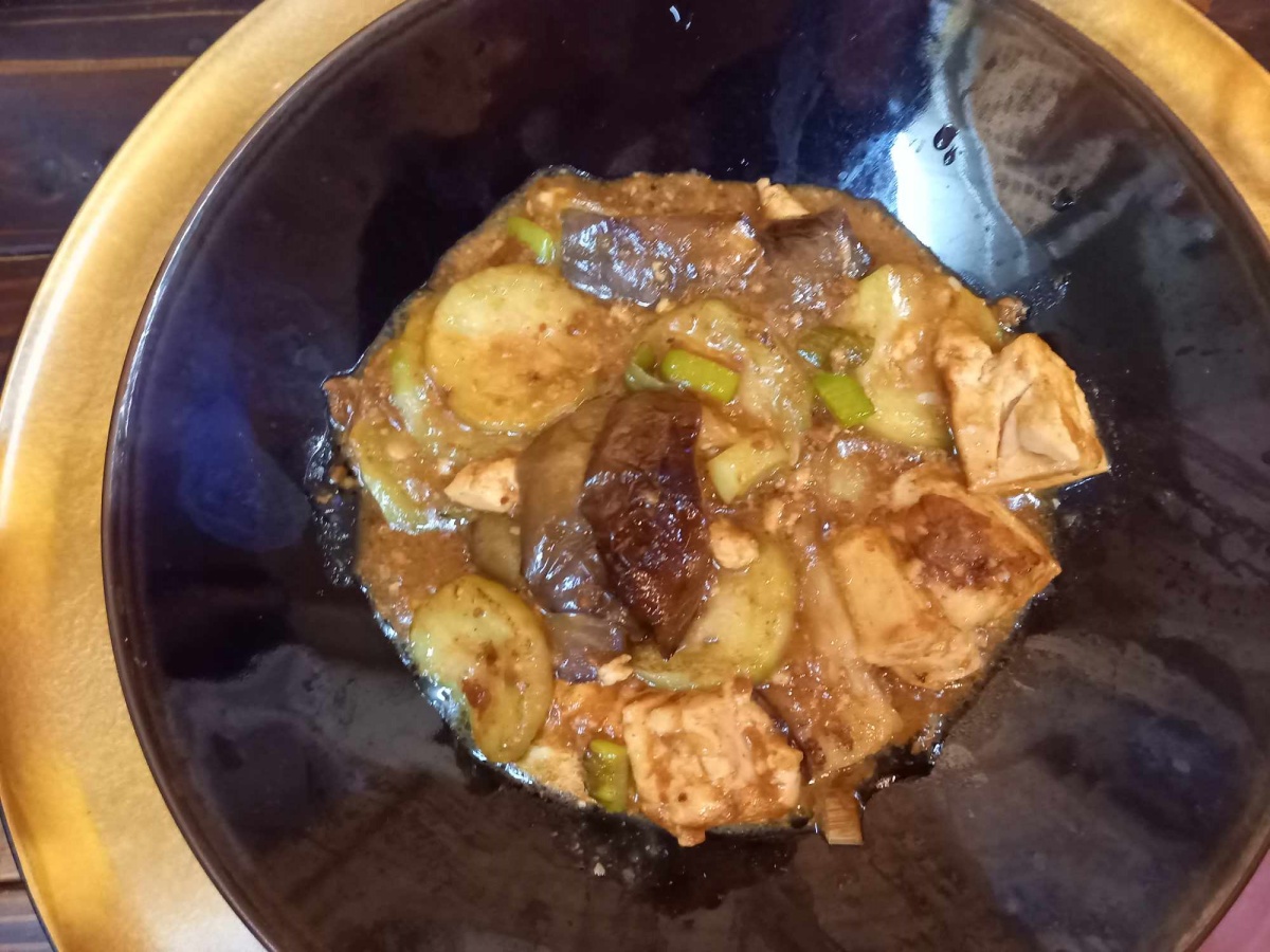 石垣市の八重山の食材を使った地元料理人の店とーいの料理
